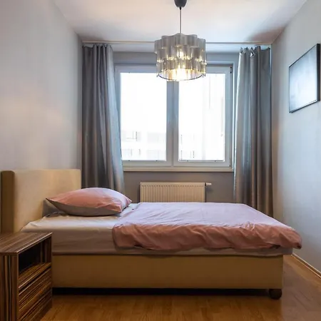 Alley With Free Parking Apartman