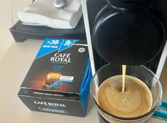 Alley With Free Parking アパート *